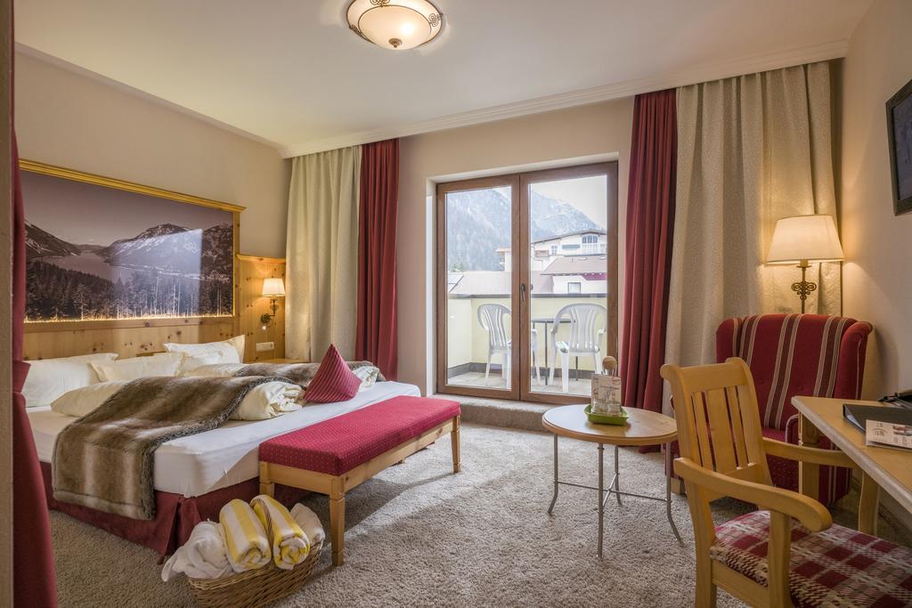 Hotel Post Am See Пертизау Екстериор снимка